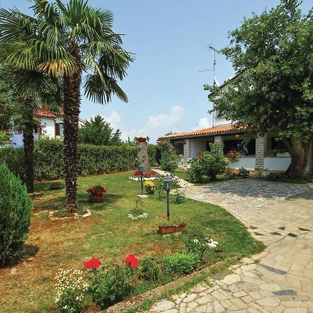 Beautiful Apartment In Porec With Wifi Buitenkant foto